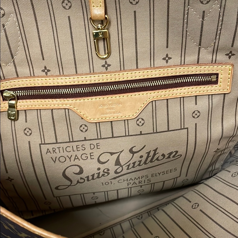 Louis Vuitton Brown Monogram Tote Bag - Picture 2 of 7